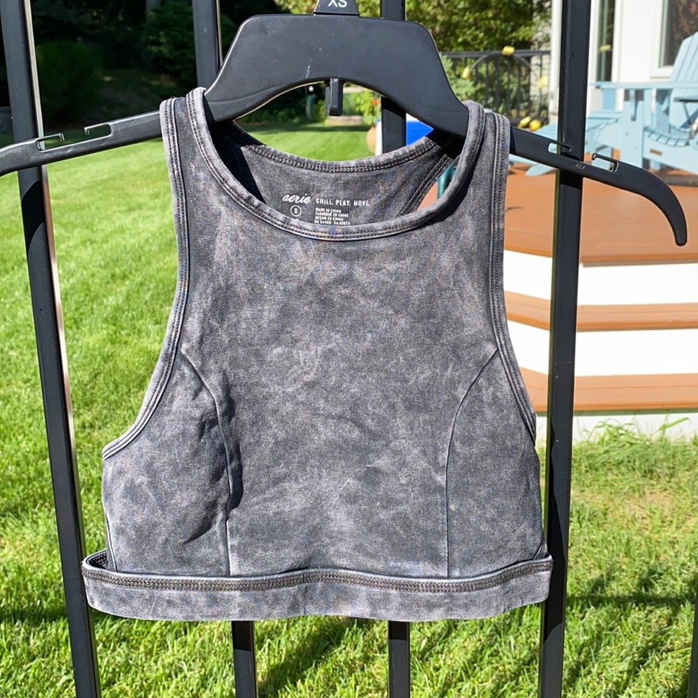 AE razor back crop top